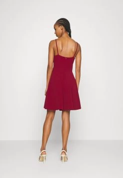 Wal G Vincent Skater Dress - Jerseyjurk - Wine -Wal G 10c83cad3f654dfbbf6d7245d13cc4f5