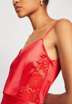 Wal G Archie Asymmetric Midi - Cocktailjurk - Red -Wal G 136e77f2ee784b96b089511dac03b621