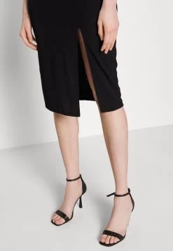 Wal G Embroidered V Neck Rose Midi - Cocktailjurk - Black Floral 13 Wal G Embroidered V Neck Rose Midi - Cocktailjurk - Black Floral -Wal G 18af6a357a7a4b91b6a7a8bc7922af1a