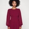 Kat Sleeve Dress - Cocktailjurk - Berry Wine