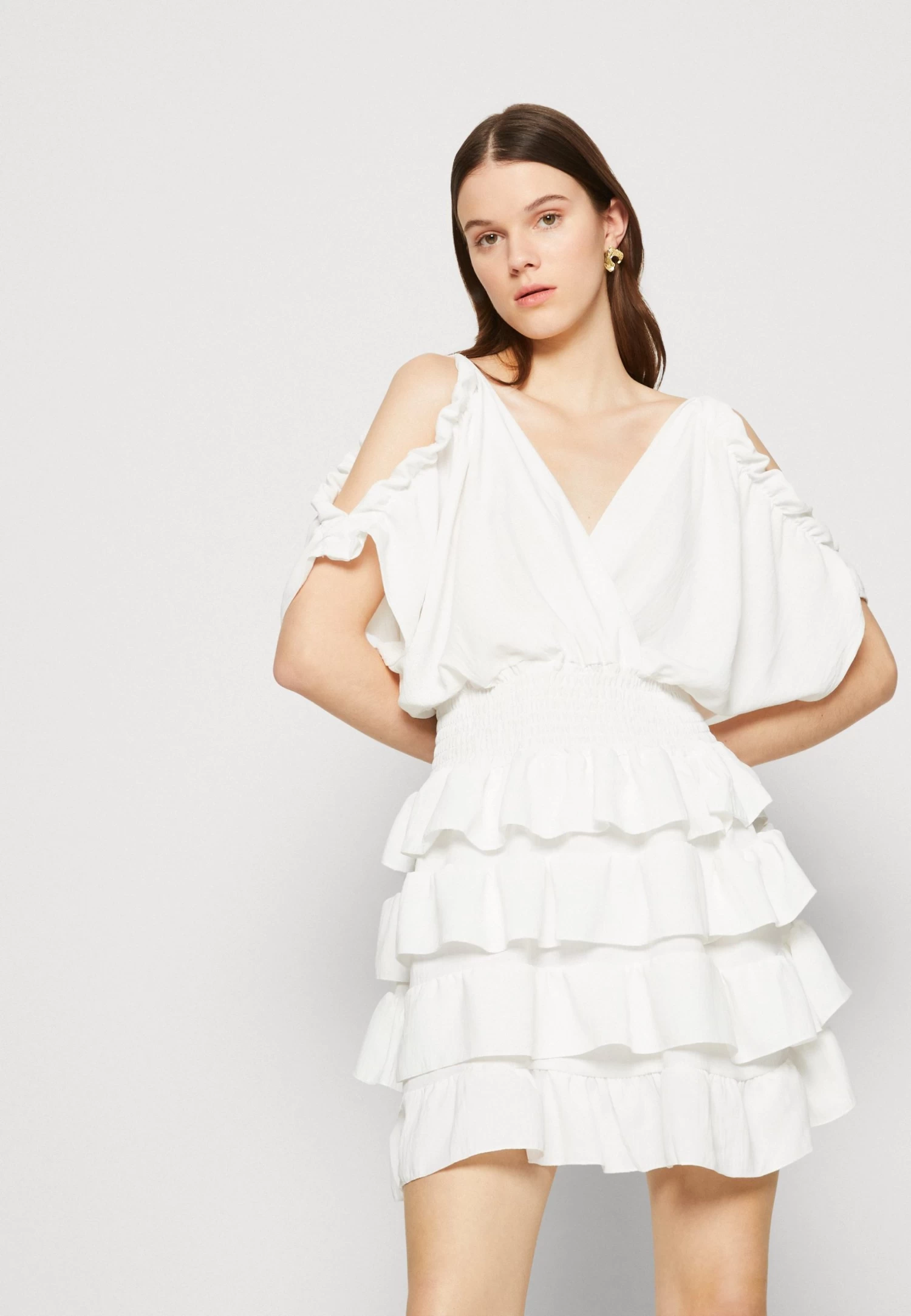 Wal G Cruise Collection Sanjila Ruffle Dress - Jurk - White 6 Wal G Cruise Collection Sanjila Ruffle Dress - Jurk - White - Afbeelding 4