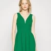 Wal G Pleated Fit And Flare - Cocktailjurk - Leaf Green -Wal G 37f6fdbedb094794a132675ce4883230