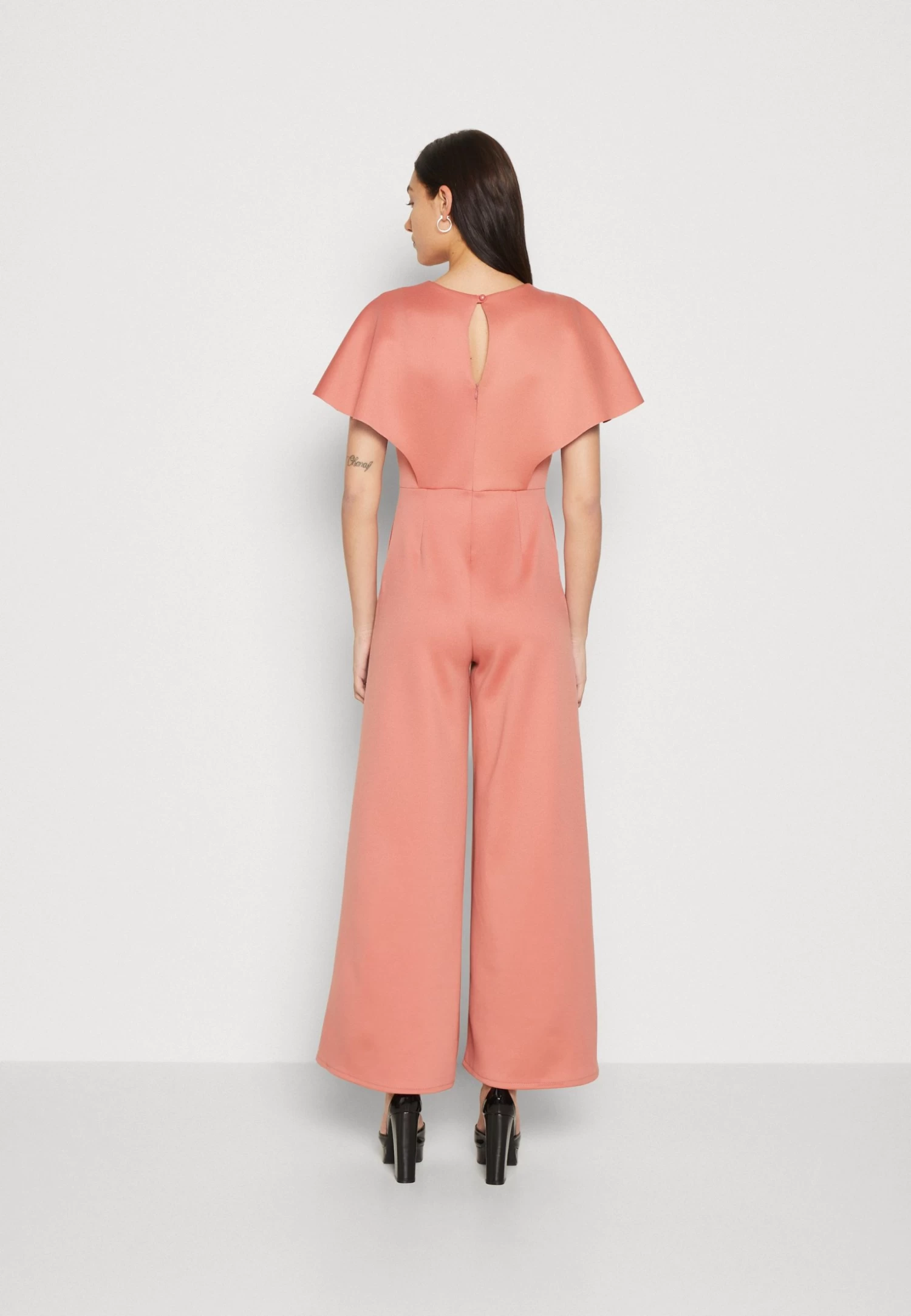 Wal G Wedding - Betty Wrap - Jumpsuit - Pink 5 Wal G Wedding - Betty Wrap - Jumpsuit - Pink - Afbeelding 3