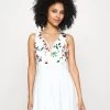 EmbroideredSkater - Jurk - White Floral -Wal G 5d7e175d6cbf4703990369fd0f5fd2de