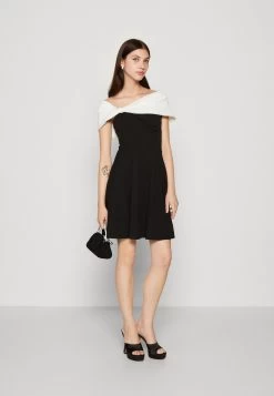 Wal G Alia Off Shoulder Skater - Cocktailjurk - Black/White -Wal G 60e37c6643ca4668964b8b11d86cba7f