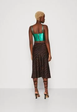 Wal G Daz Heart Neck Crop- Top - Leaf Green -Wal G 6b7301b22f7f4124840a9aa424e9c977