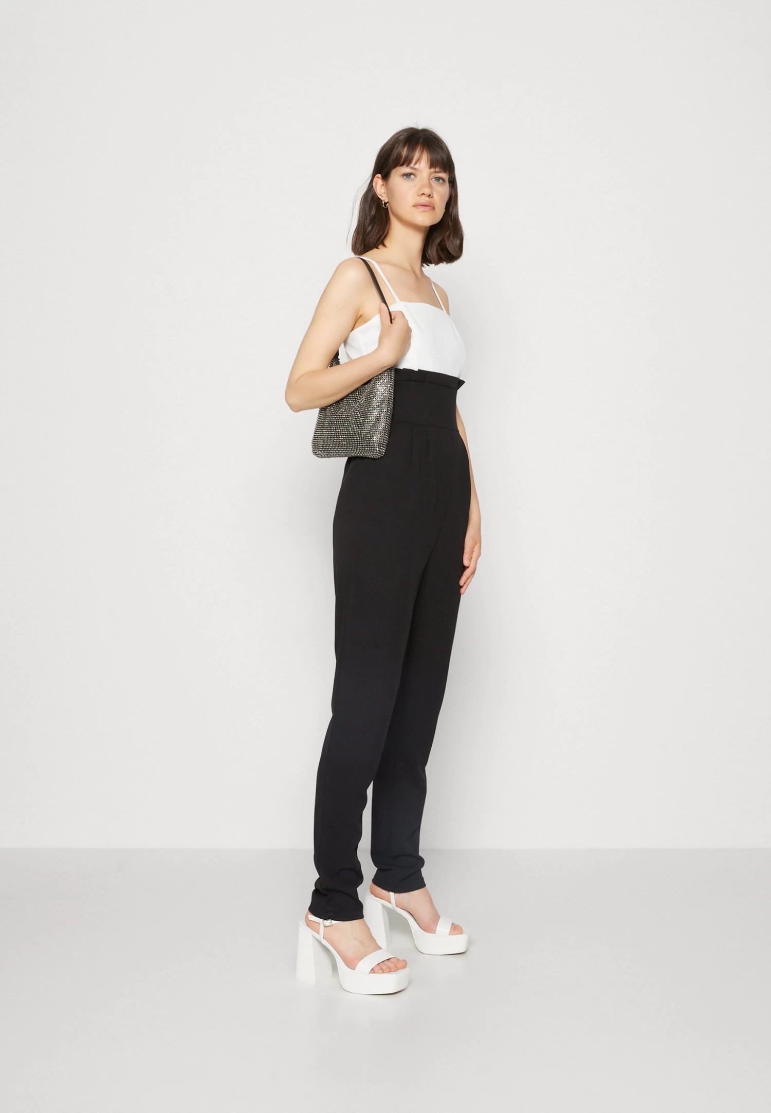 Wal G Janya Contrast - Jumpsuit - Black/White 4 Wal G Janya Contrast - Jumpsuit - Black/White - Afbeelding 2