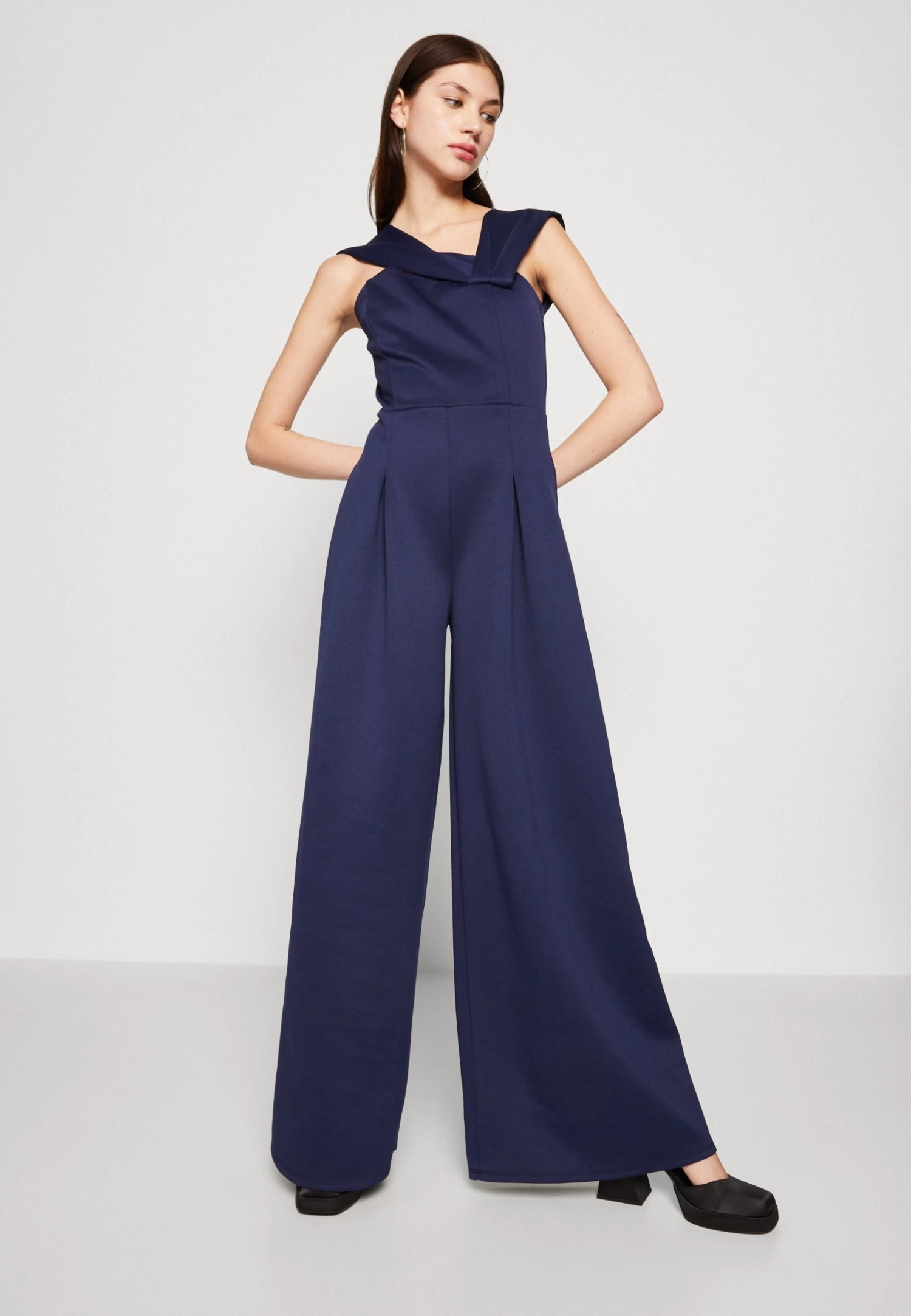 Wal G Delila Strap - Jumpsuit - Navy Blue 6 Wal G Delila Strap - Jumpsuit - Navy Blue - Afbeelding 4