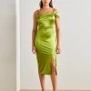 Wal G Peace Off Shoulder Midi - Cocktailjurk - Olive Green -Wal G 7a97eb080e054aee85516a10912f0d41