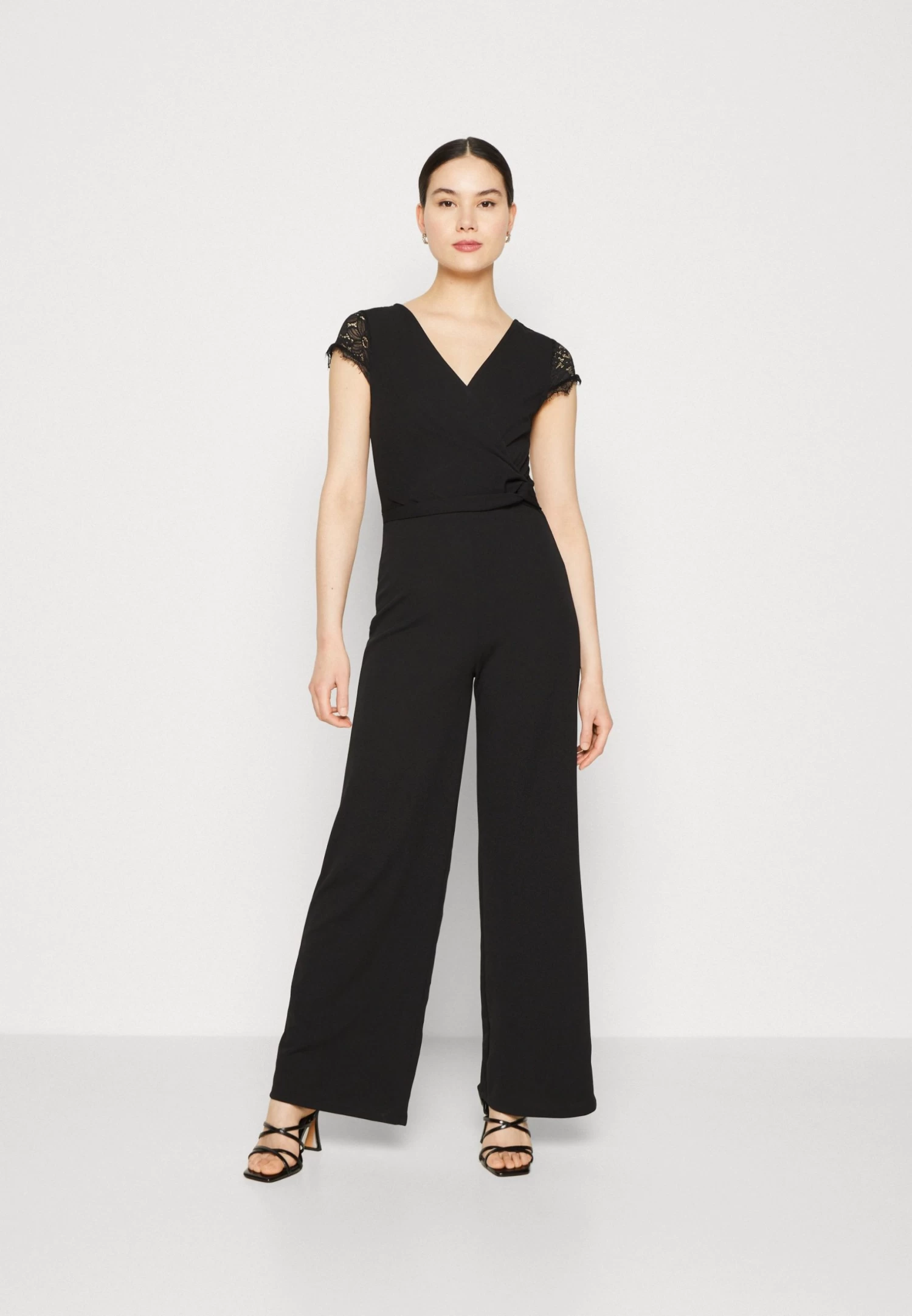 Wal G Cecillian V Neck - Jumpsuit - Black 3 Wal G Cecillian V Neck - Jumpsuit - Black