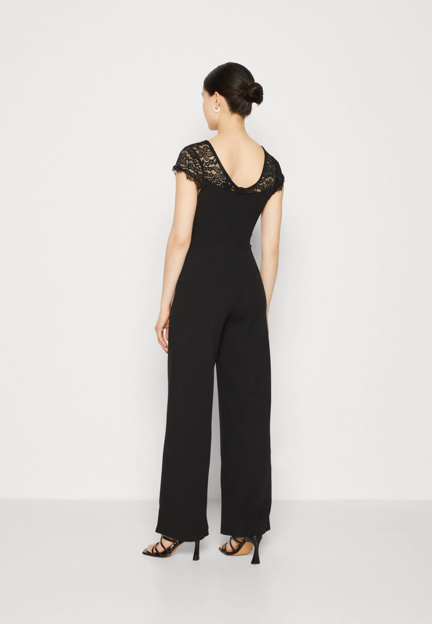 Wal G Cecillian V Neck - Jumpsuit - Black 5 Wal G Cecillian V Neck - Jumpsuit - Black - Afbeelding 3