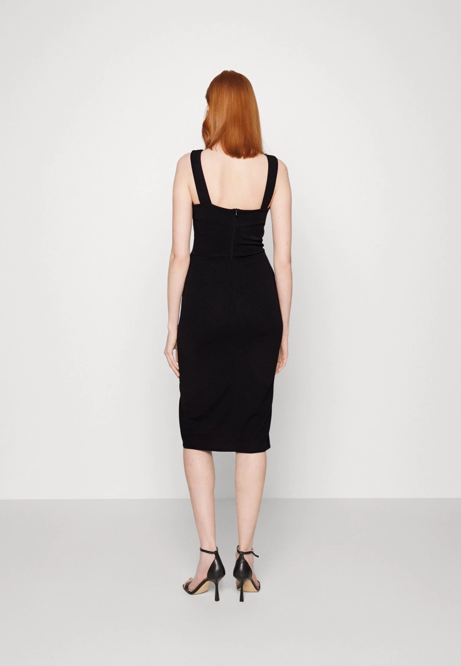 Wal G Embroidered V Neck Rose Midi - Cocktailjurk - Black Floral 5 Wal G Embroidered V Neck Rose Midi - Cocktailjurk - Black Floral - Afbeelding 3