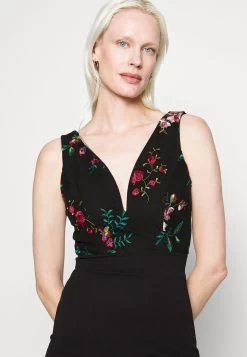 Embroidered V Neck Rose Midi - Jurk - Black Floral -Wal G 91831e1d095643f3899e2b3bec2455ed