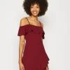 Wal G Revra Strappy Frill Skater - Cocktailjurk - Berry Wine -Wal G b86e9a2309de41b19b0bc77dd6a5569c