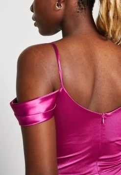 Wal G Colly Off Shoulder Dress - Cocktailjurk - Magenta -Wal G e3f21c4d29684b5285fe111834c7bb83