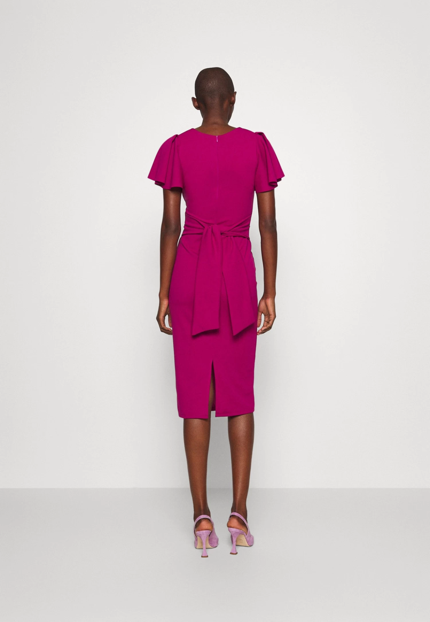 Tatiana Ruffle Sleeve Midi - Cocktailjurk - Raspberry 5 Tatiana Ruffle Sleeve Midi - Cocktailjurk - Raspberry - Afbeelding 3